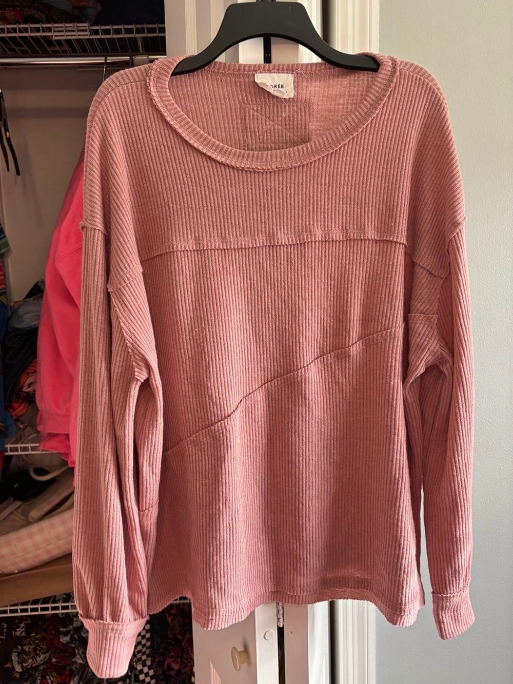 Andree by unit top